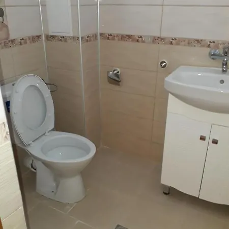 диана дик Hotel *