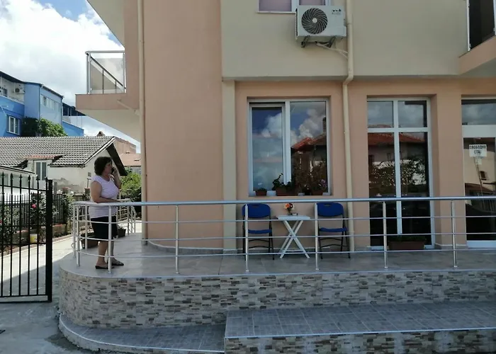 диана дик Hotel